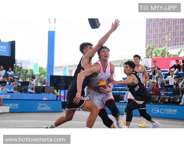 昔日恩怨再现 球场老队友重逢激战引爆篮球八卦风云